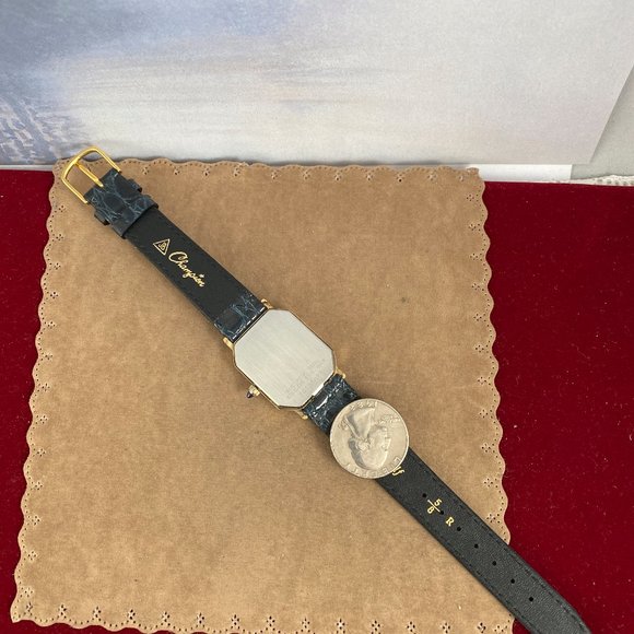 VINTAGE Bulova ACCUTRON SWISS QUARTZ 18K Heavy Gold electroplate - Picture 8 of 9